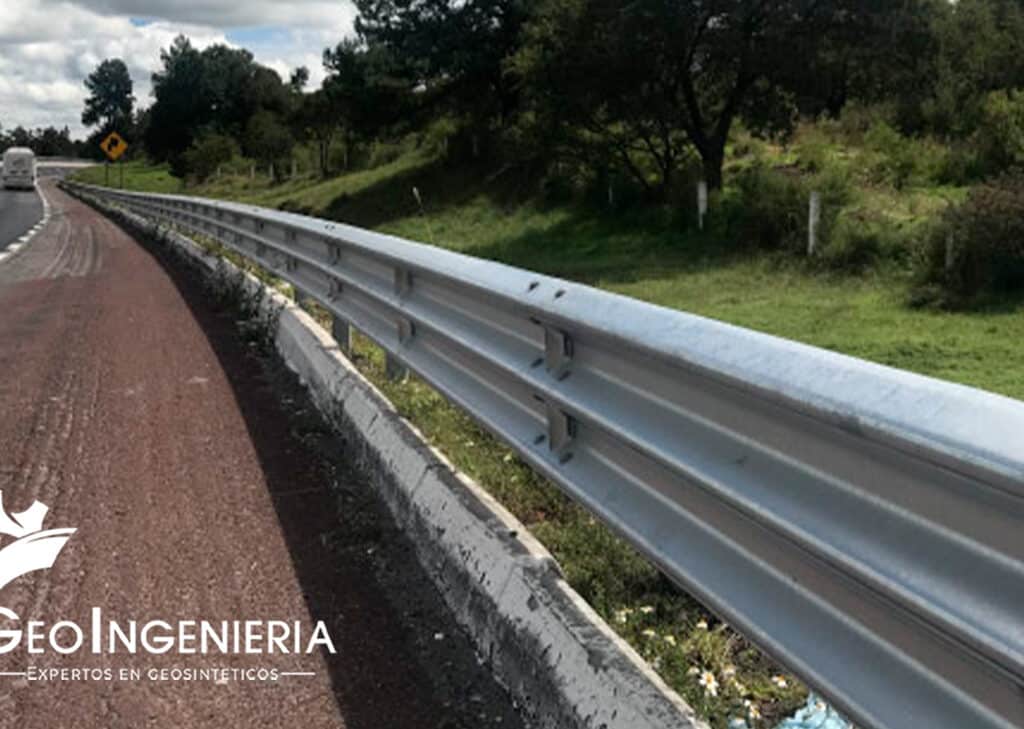 Guardavías: Seguridad Vehicular y Peatonal en la Infraestructura Vial